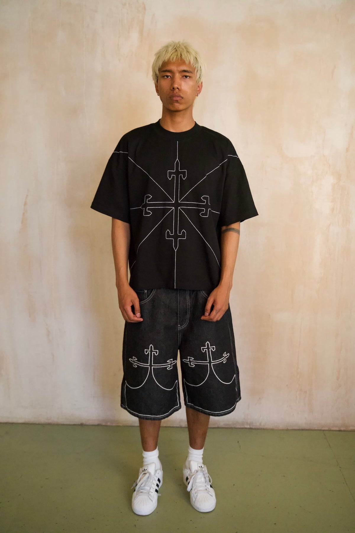 PATHWAY T-SHIRT - BLACK - SAINT MIND