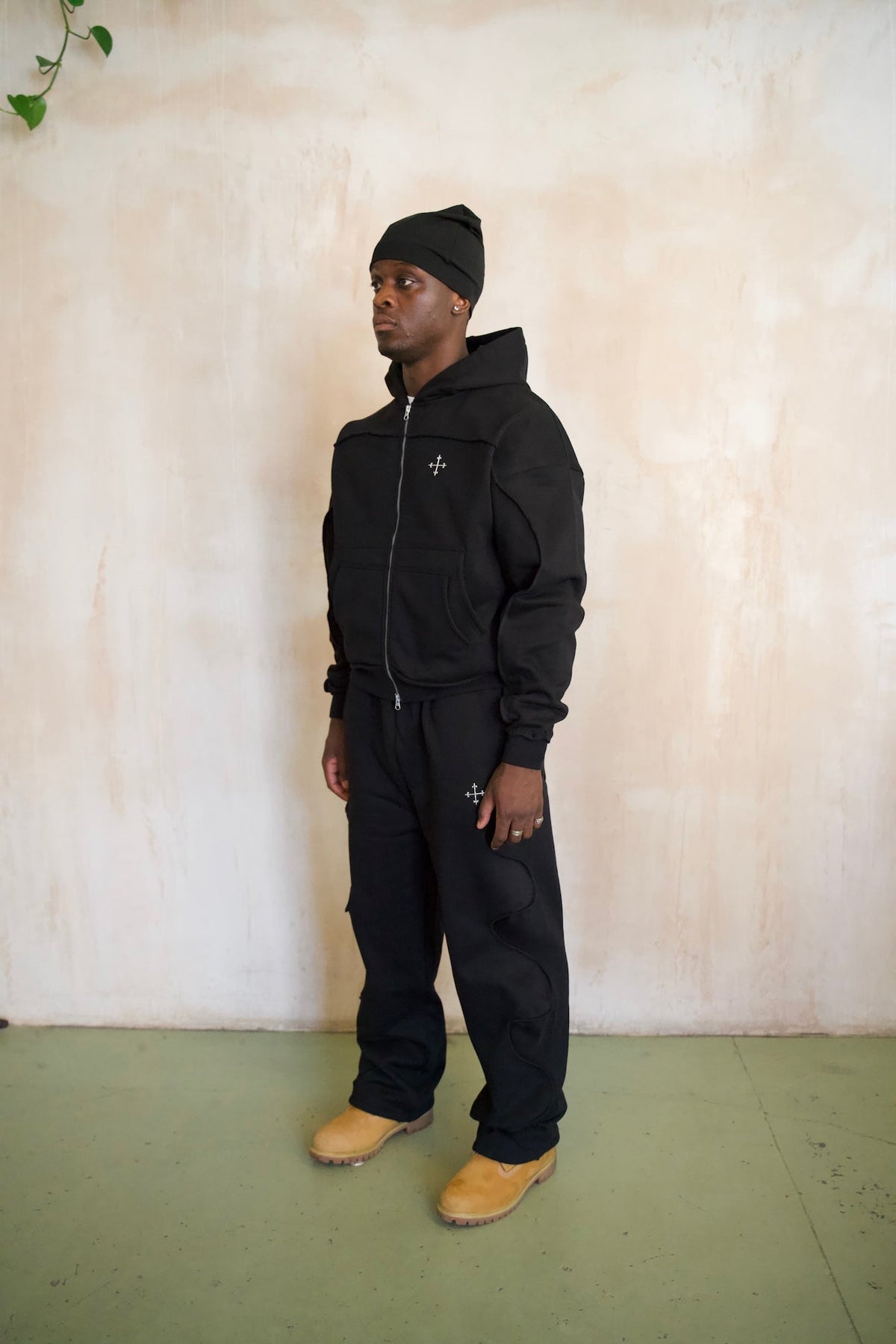 WAVY BAGGY SWEATPANTS - BLACK - SAINT MIND