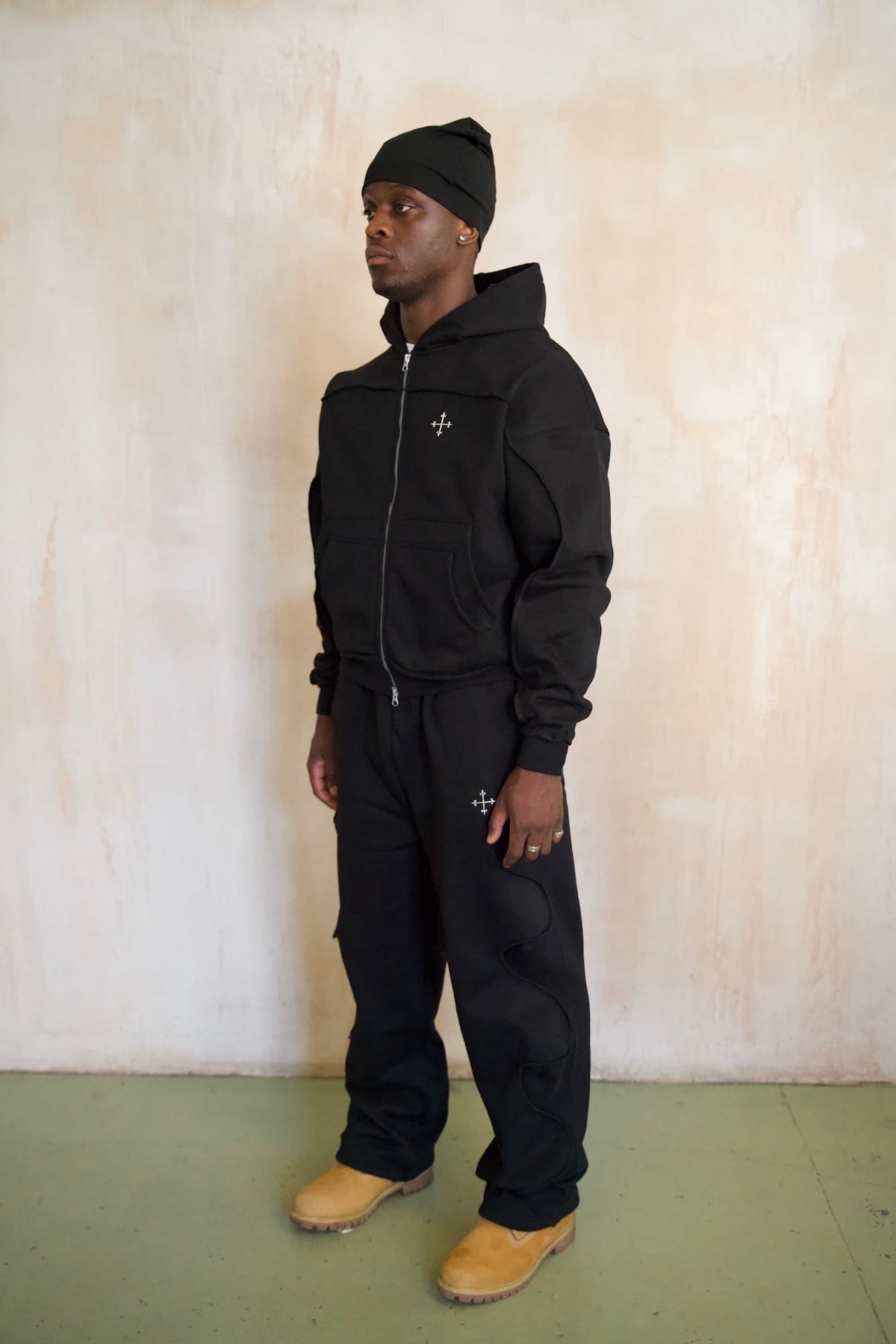 WAVY ZIP UP HOODIE - BLACK - SAINT MIND